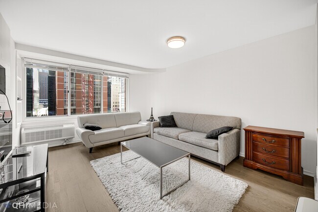Building Photo - 211 E Ohio St