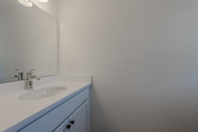 Building Photo - 112 Genest St