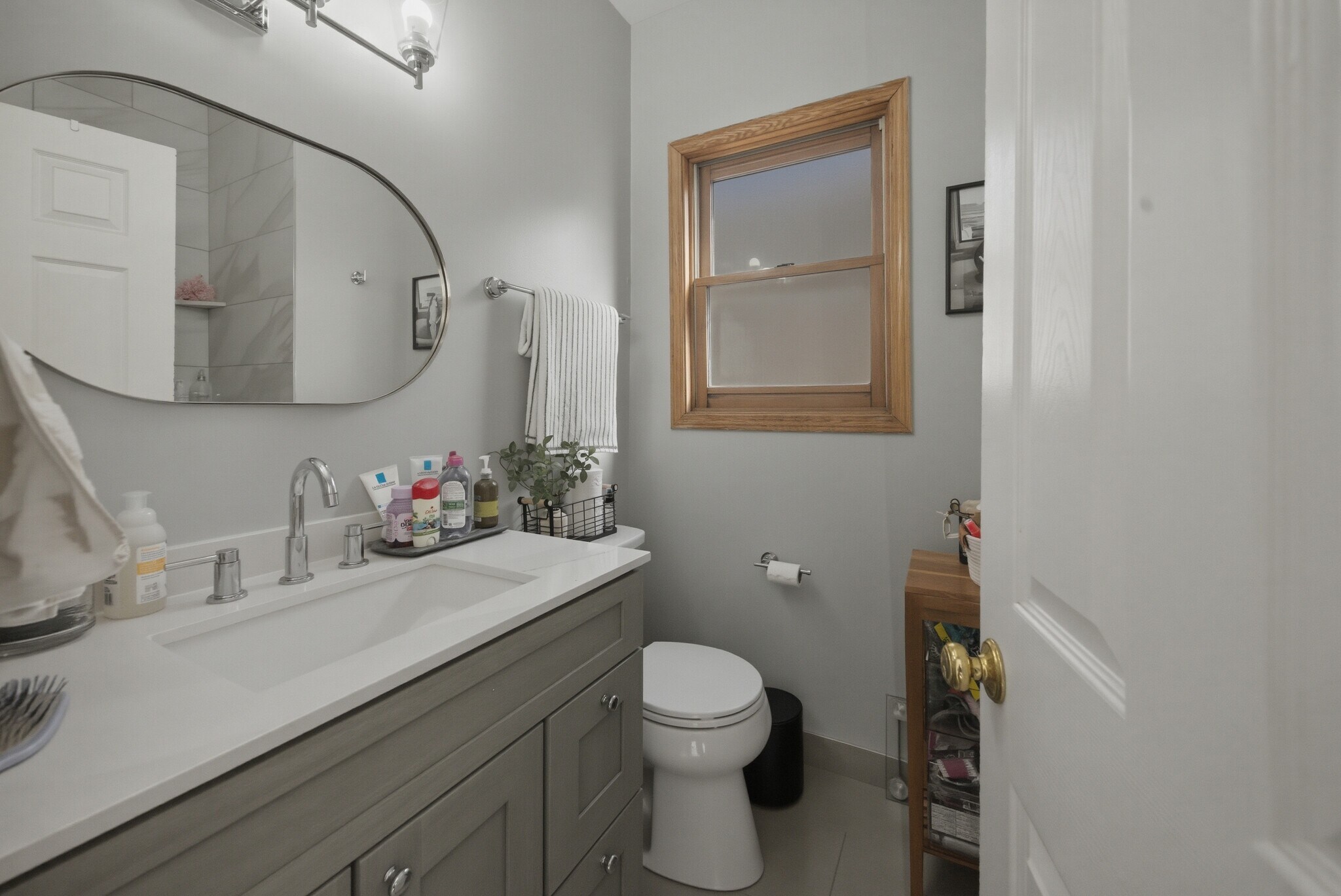 Building Photo - 844 N Wood St