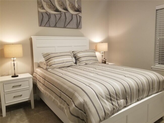 Building Photo - 7710 34th Ave W