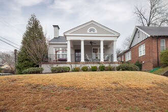 Building Photo - Timeless 3/2 in the Heart of Midtown by Piedmont Park!