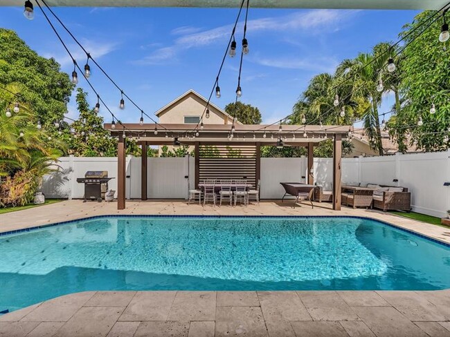 Building Photo - 9831 SW 58th Ct