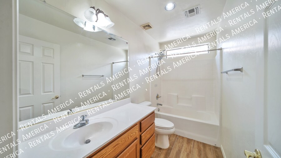 Building Photo - 15400 S Camino Agua Azul