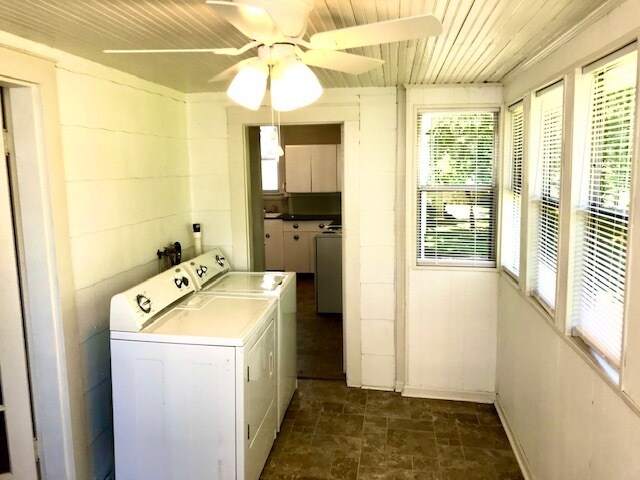 Building Photo - 306 Oakridge Blvd