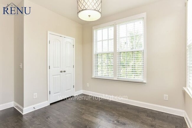 Building Photo - 3153 Long Blvd