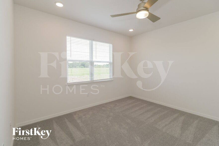 Building Photo - 596 Crown Rose Dr