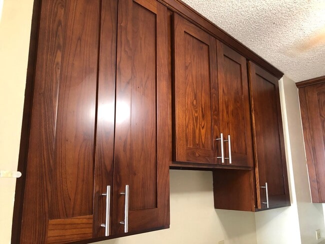 Building Photo - Century West 2 bedroom 2 bathroom 1 covere...