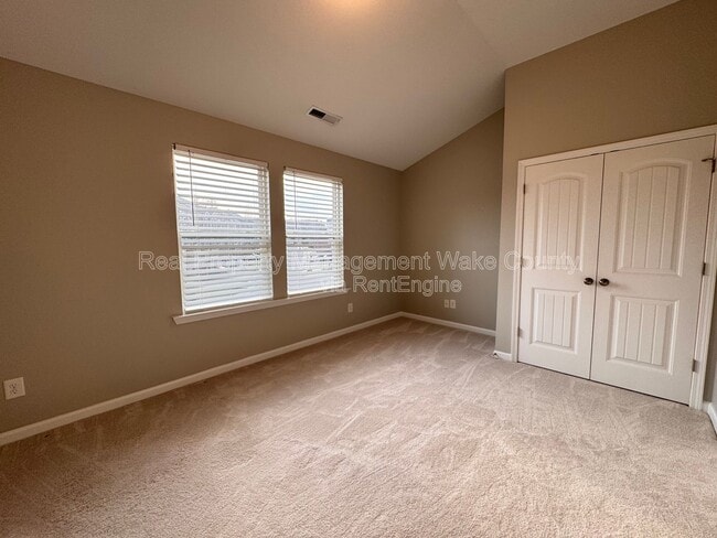 Building Photo - 330 Carthage Ct