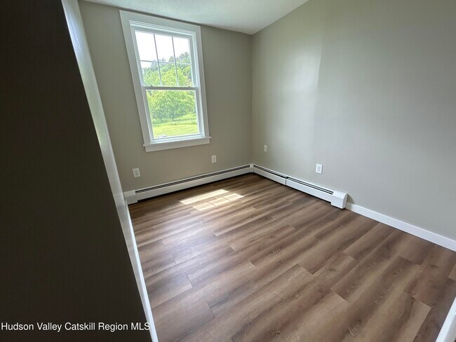 Building Photo - 173 S Amenia Rd