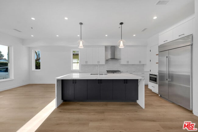 Building Photo - 3137 Curts Ave