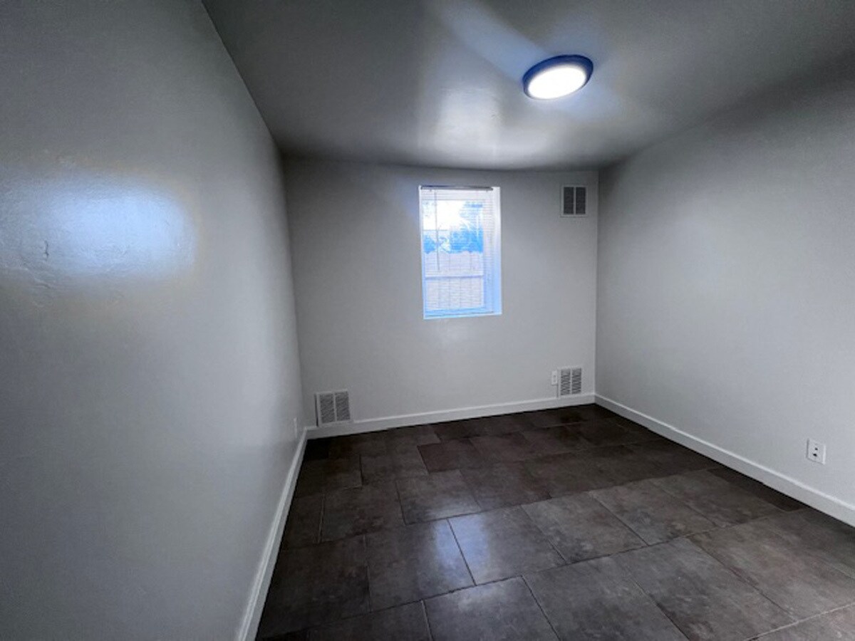 Building Photo - 1037 Peralta St