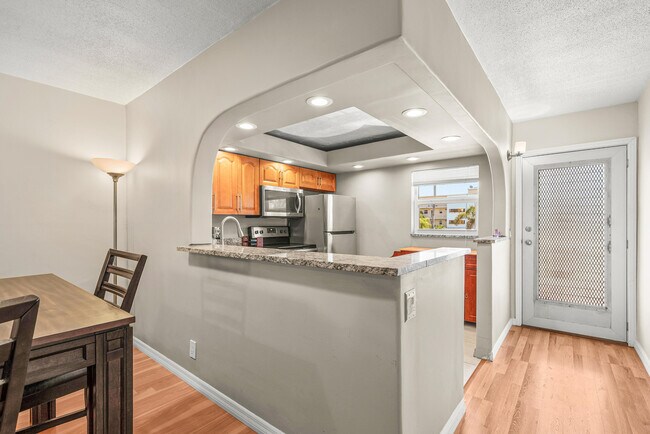 Building Photo - 2615 NE 1st Ct