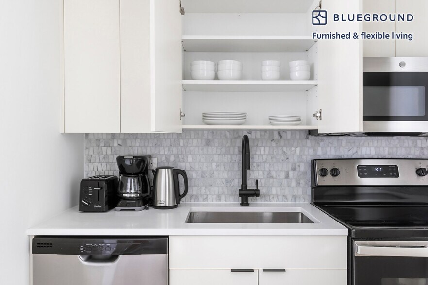 Building Photo - 21 E Chestnut St