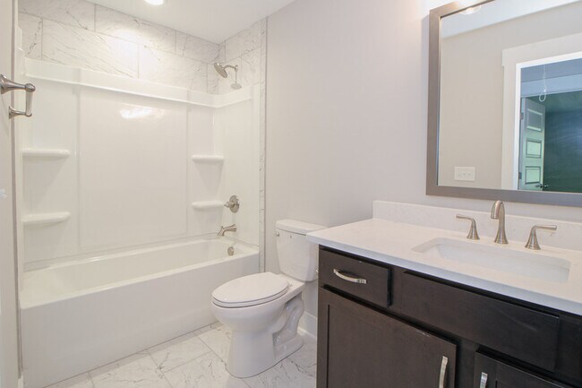 Building Photo - 166 Sango Dr