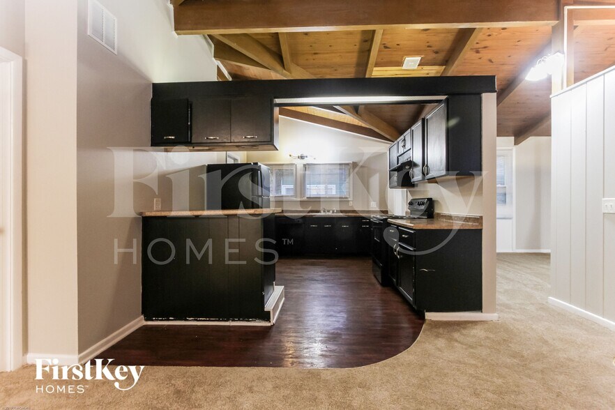 Building Photo - 4913 Victoria Rd