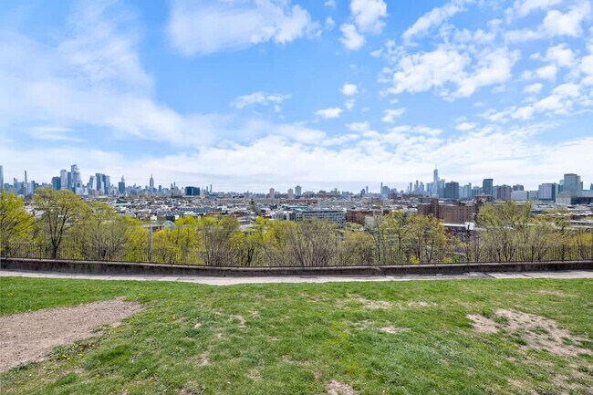 Building Photo - 340 Palisade Ave