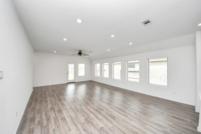 Building Photo - 7319 Bridal Ranch Dr