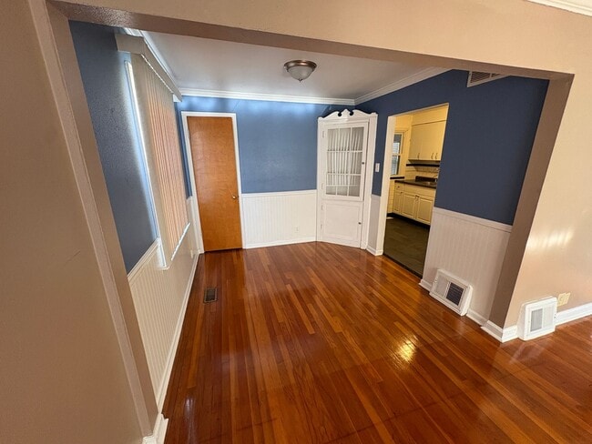 Building Photo - 1231 Hoyt Dr