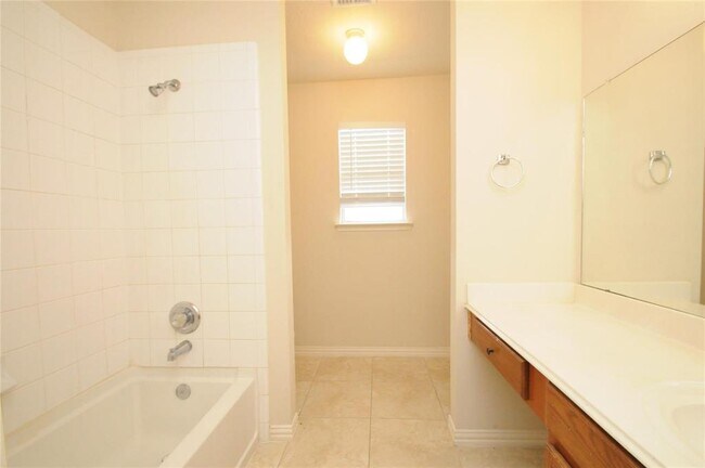 Building Photo - 16127 Eaglewood Spring Ct