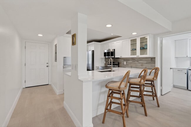 Building Photo - 301 S Seas Dr