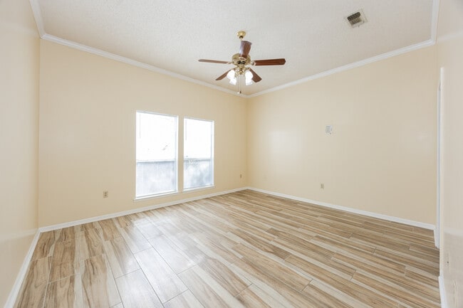 Building Photo - 13442 S Fairview Ave