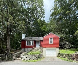 Building Photo - 332 Good Hill Rd