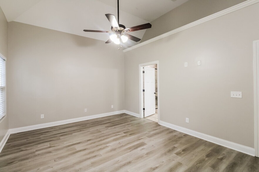 Building Photo - 2640 Candlewick Ct