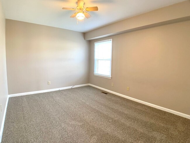 Building Photo - 3310 Mallard Dr