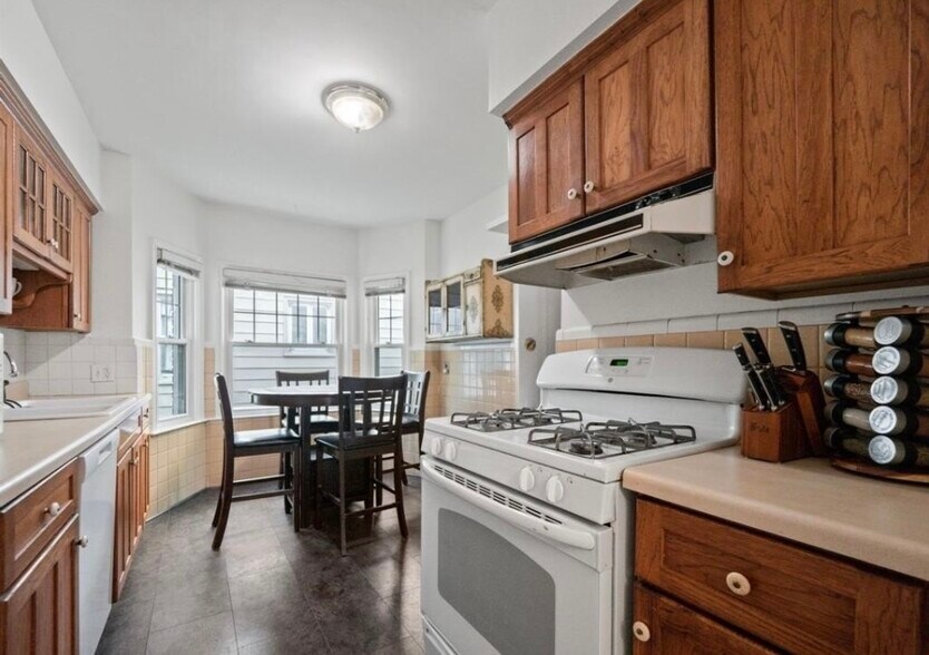 Building Photo - 18 Woodward Heights Blvd