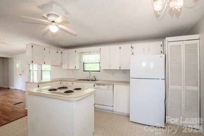 Building Photo - 7967 Caswell Rd