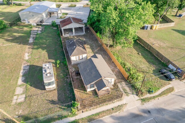 Building Photo - 1051 W Little York Rd