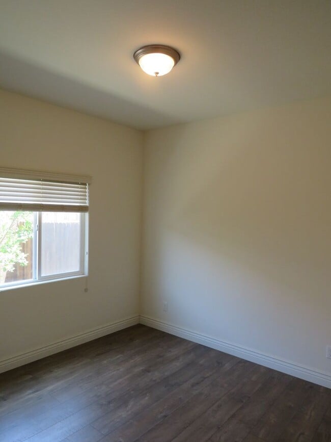 Building Photo - Beautiful Legacy at La Ventana Single Story Home near the 101 Frwy/Marian Hospital