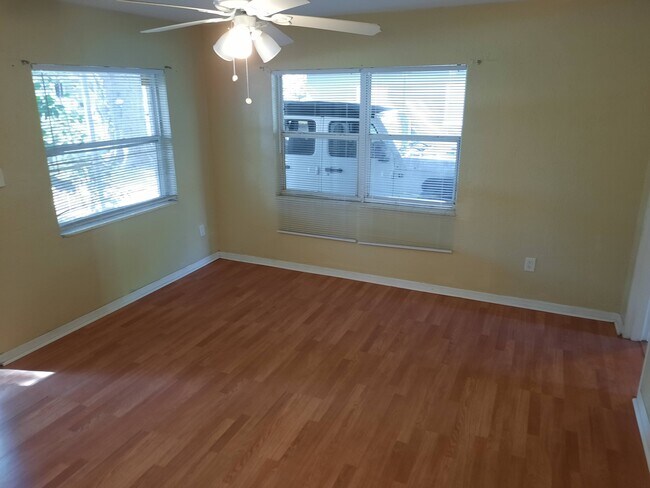 Building Photo - 1518 E Ellicott St