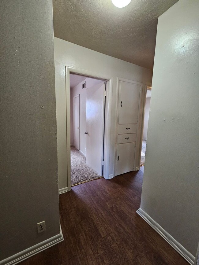 Building Photo - (3) Bed/(1) Bath in Core Norman! Pet Negotiable!