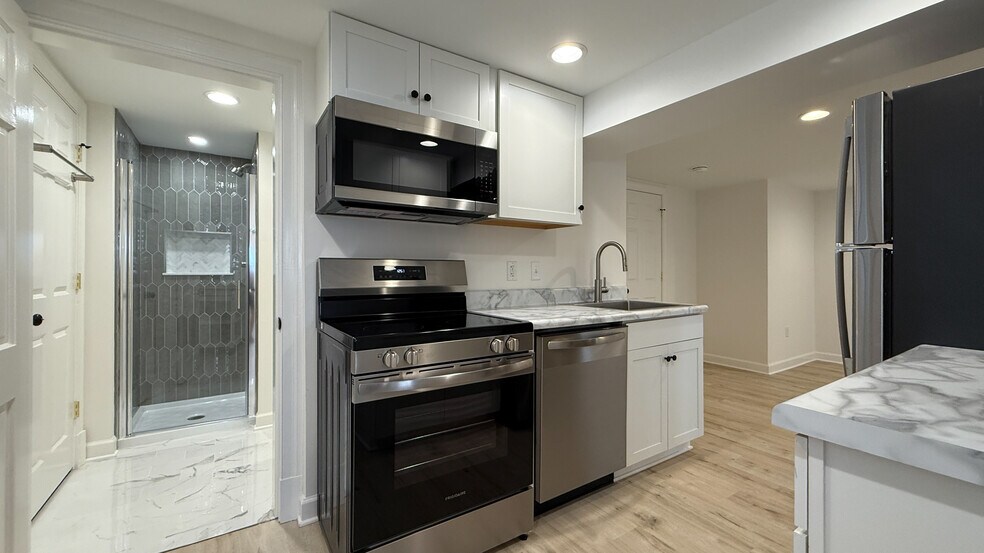 Building Photo - 212 Alderman Rd