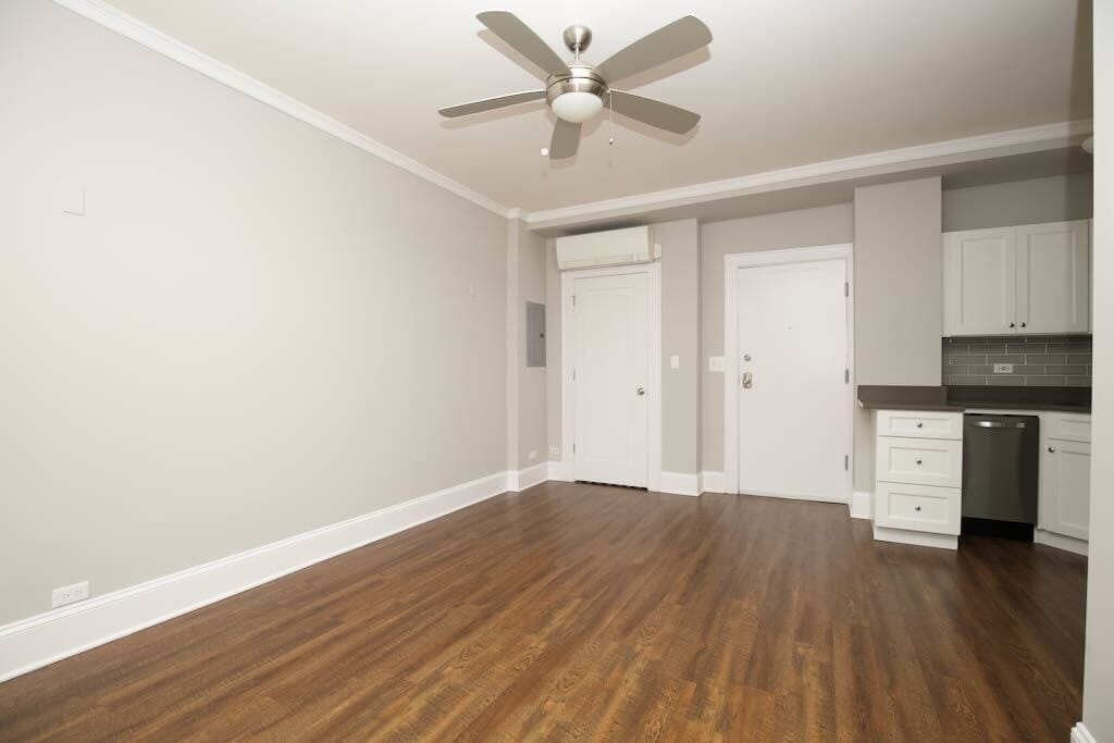 Building Photo - 817 W Lakeside Pl