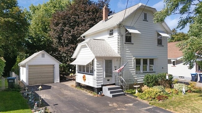 Primary Photo - 92 Veness Ave