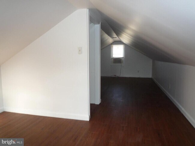 Building Photo - 104 Greenway St