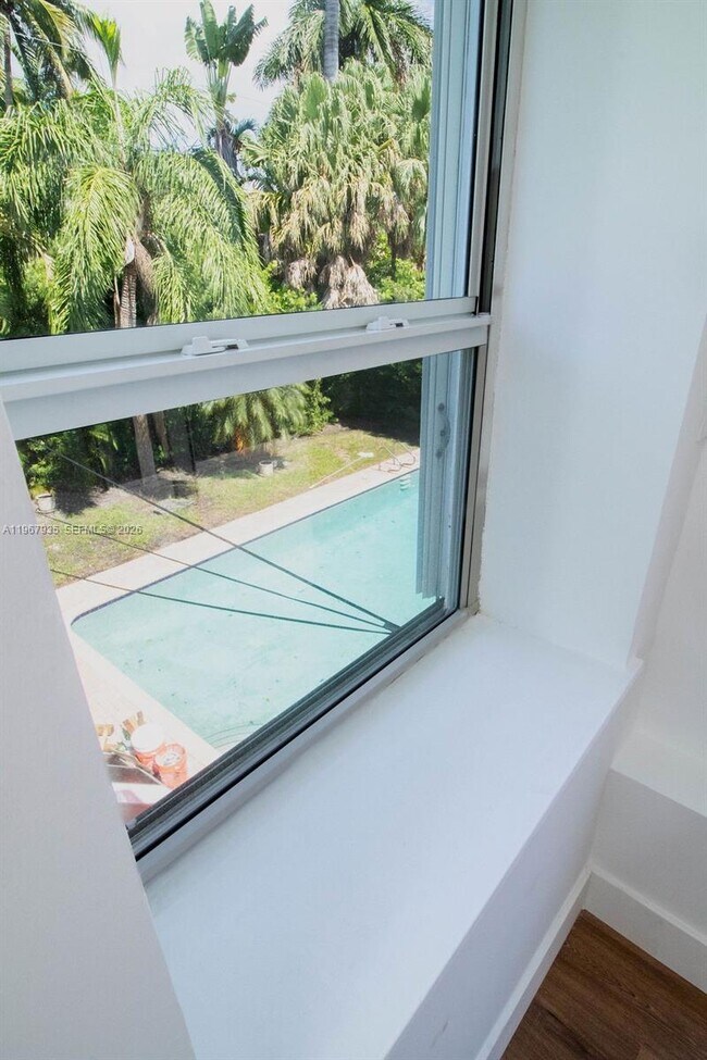 Building Photo - 1255 Jackson St