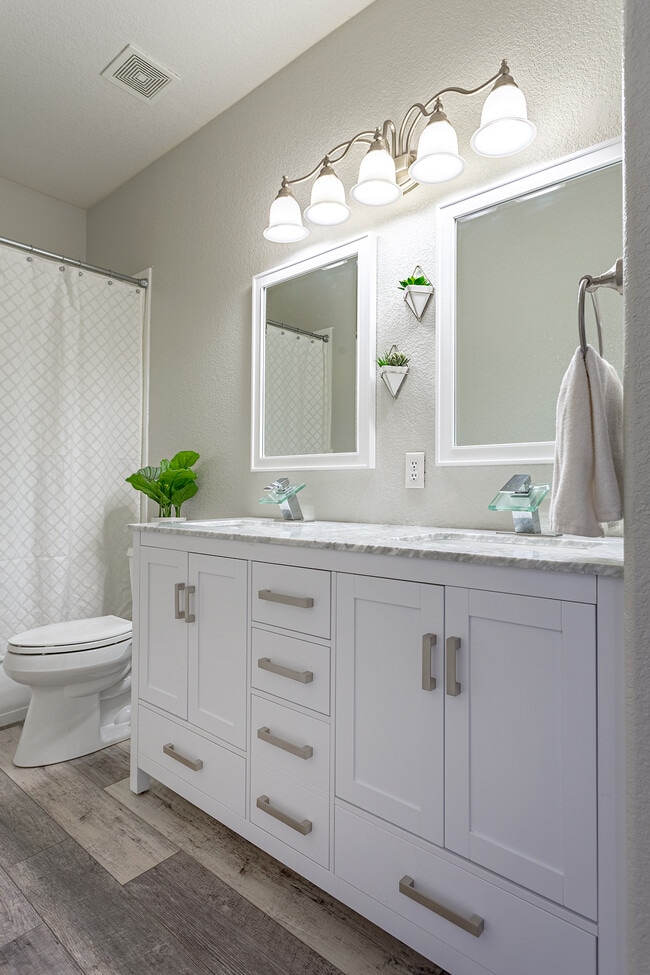 Building Photo - 15955 Golden Eye Ct