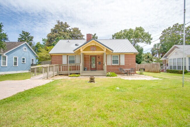Building Photo - East Pensacola 4BR Home with Loft, Sunroom, Hardwood Floors & Updated Kitchen