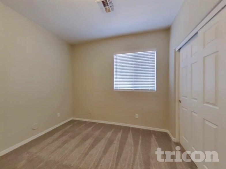 Building Photo - 723 W Dana Dr