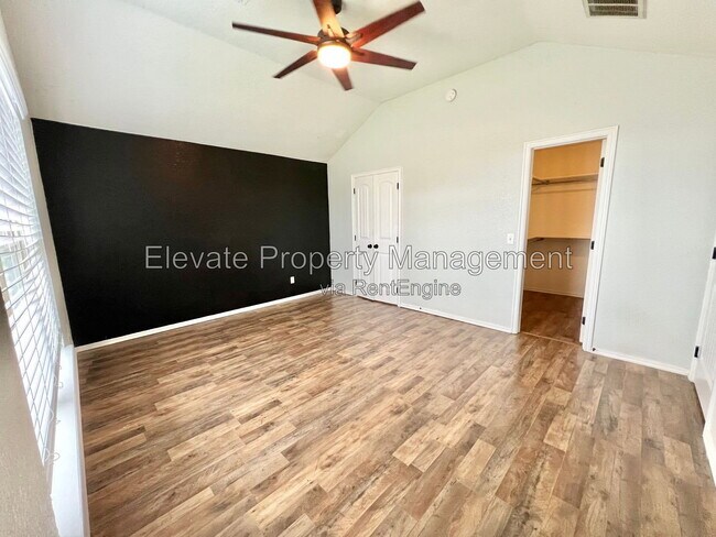 Building Photo - 16405 Otter Dr