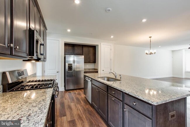 Building Photo - 2546 Buckthorn Dr