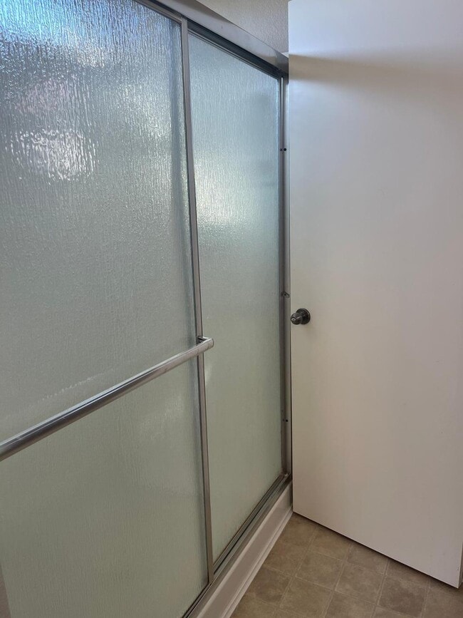 Building Photo - 985 E Saddle Way