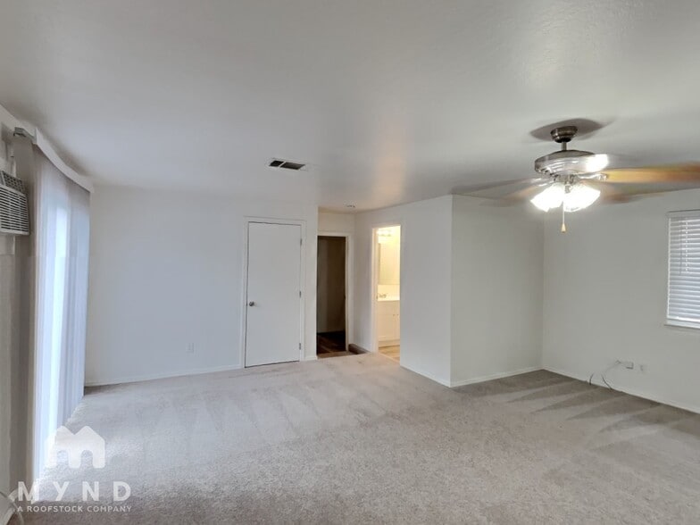 Building Photo - 2113 Merritt Pl