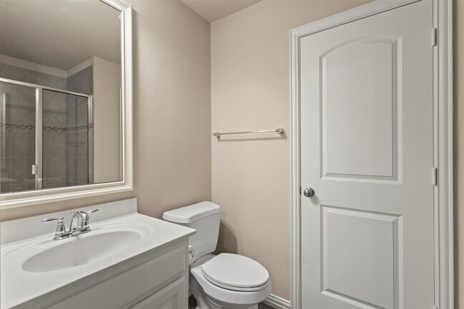 Building Photo - 2606 Kennedy Dr