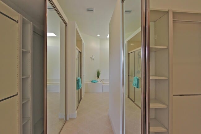 Building Photo - 200 S Hampton Dr