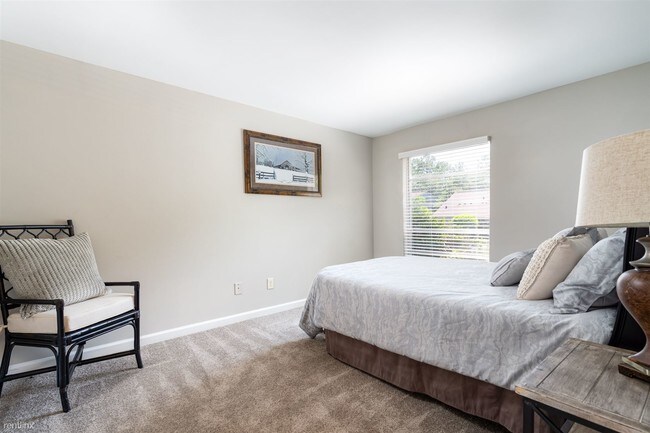 Building Photo - 2626 Embarcadero Dr