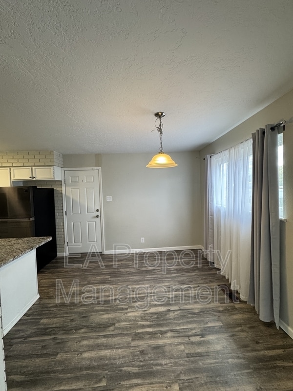 Building Photo - 1417 Dorothy St NE